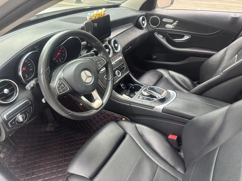 Mercedes-Benz C-Class — миниатюра 11