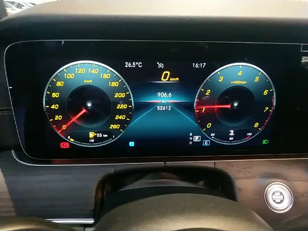 Mercedes-Benz E-Class — миниатюра 12