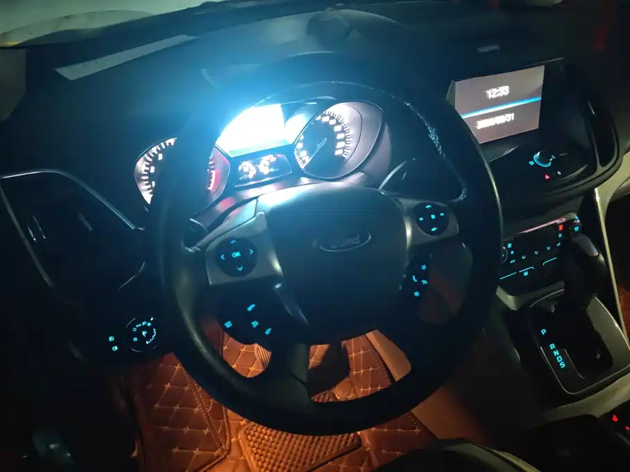 Ford Kuga — миниатюра 15