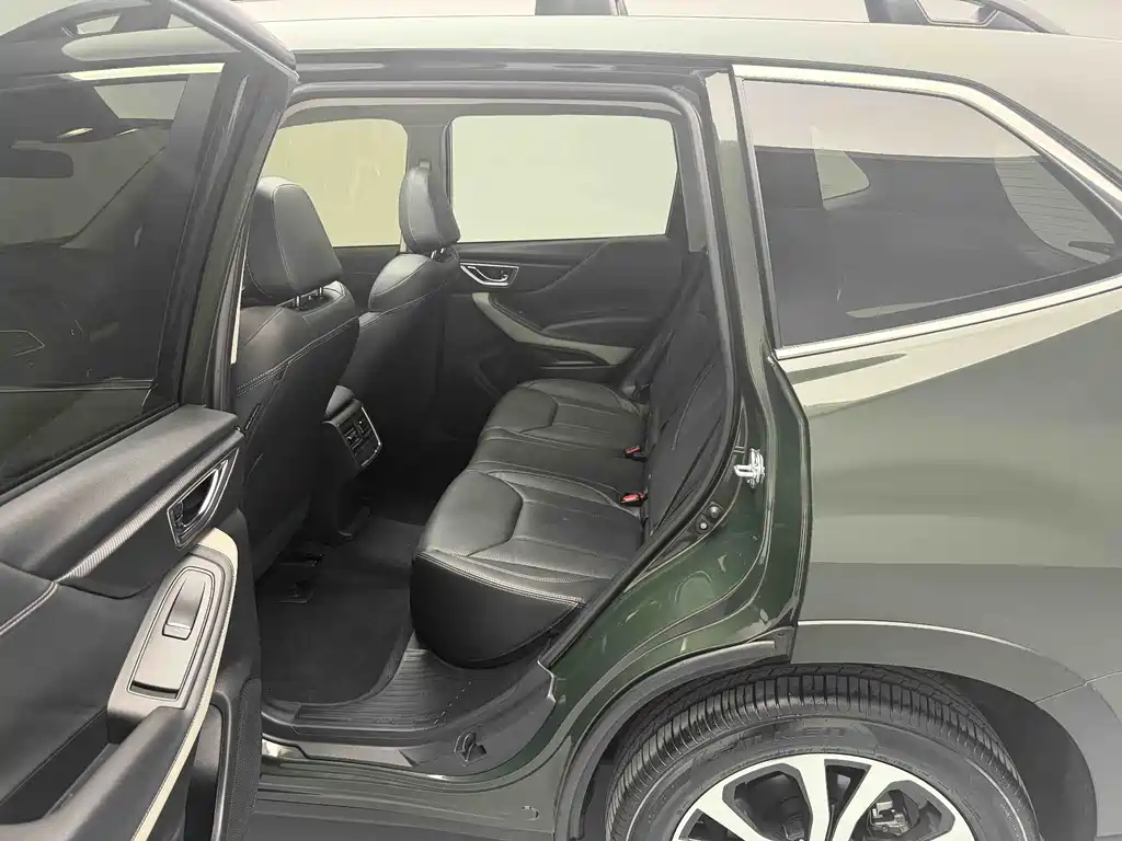Subaru Forester 2024 2.5i AWD Luxury EyeSight