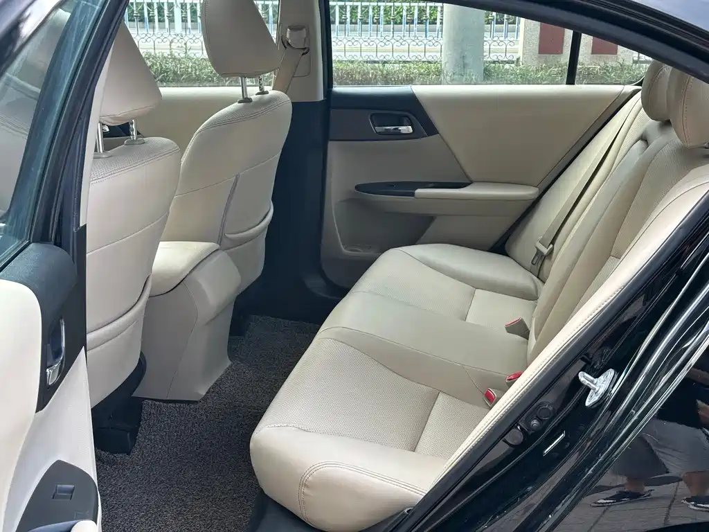 Honda Accord — миниатюра 7