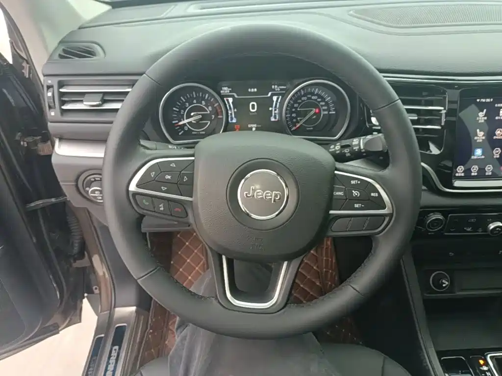 Jeep Commander — миниатюра 11
