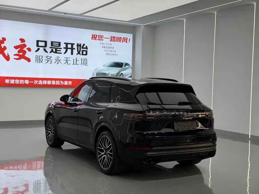 Porsche Cayenne — миниатюра 15