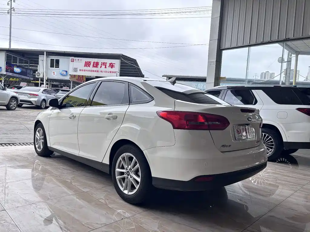 Ford Focus — миниатюра 9