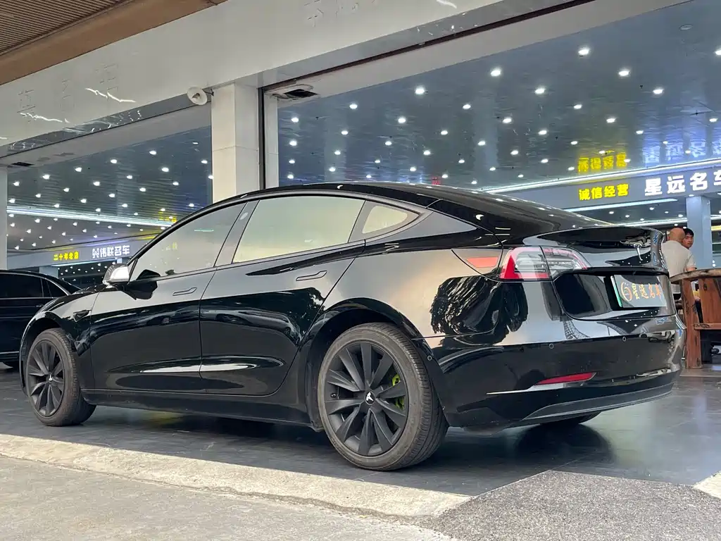 Tesla Model 3 — миниатюра 16