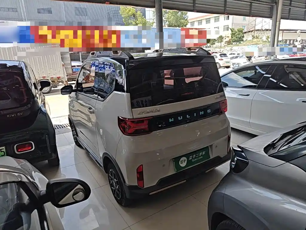Wuling MINIEV — миниатюра 5