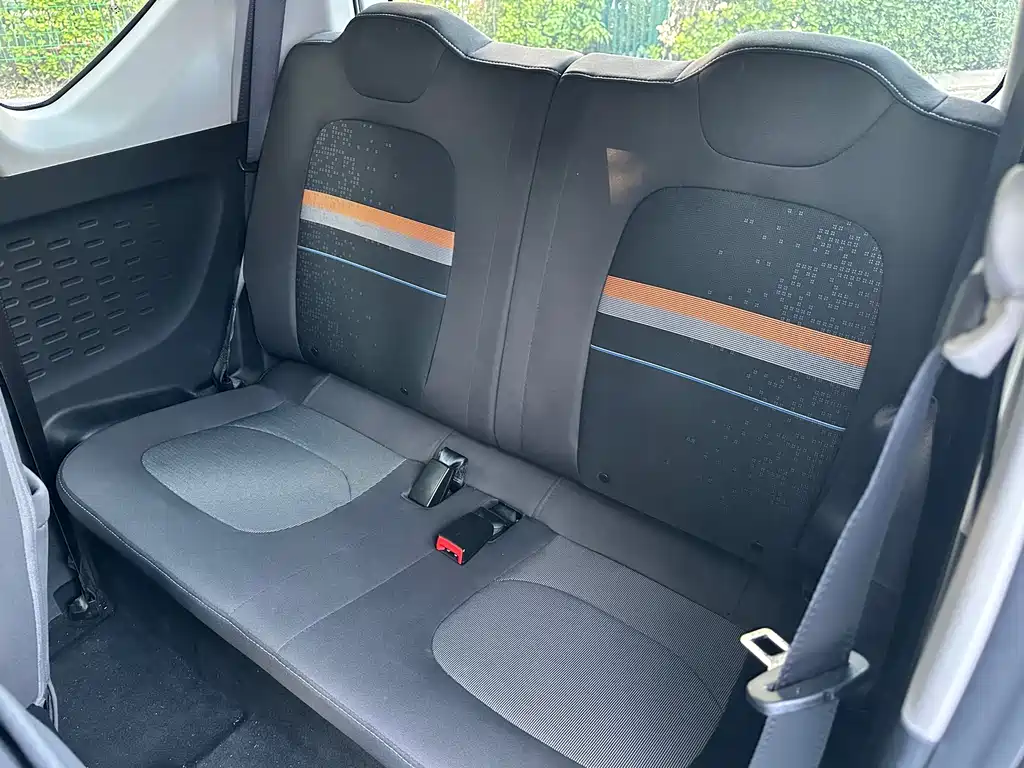 Wuling MINIEV — миниатюра 8