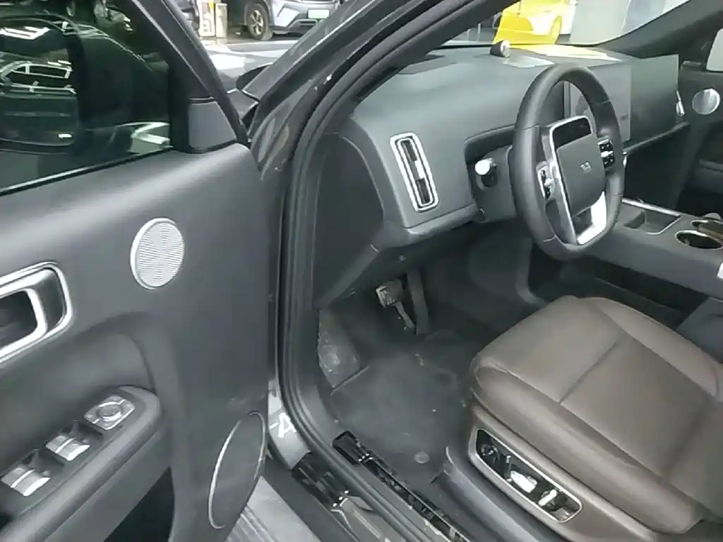 Li Auto Li L8 — миниатюра 16