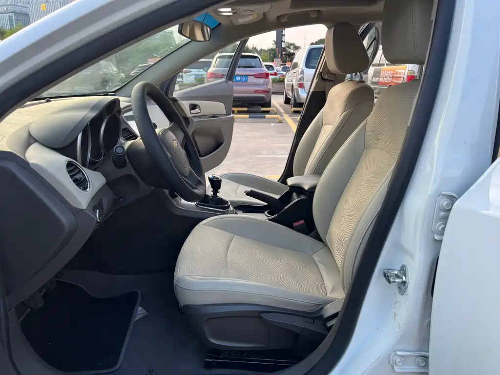 Chevrolet Cruze 2015 1.5L SE MT