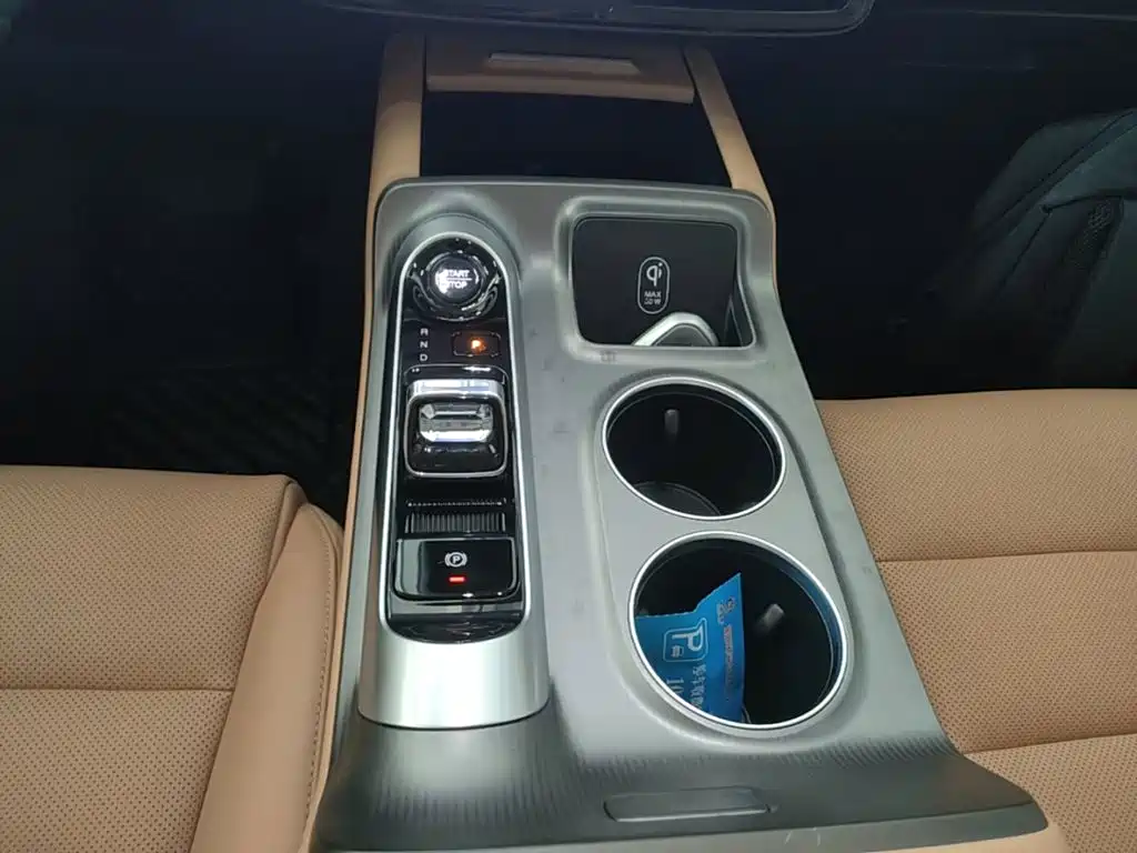 GAC Motor Trumpchi E8 PHEV — миниатюра 14