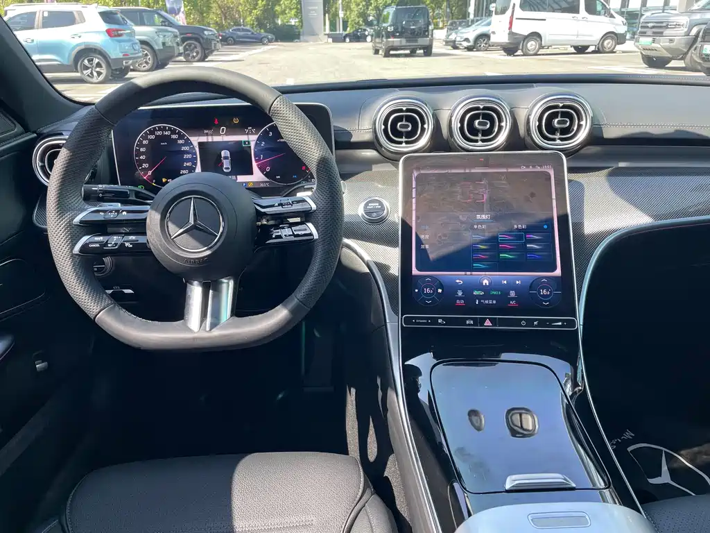 Mercedes-Benz C-Class — миниатюра 10