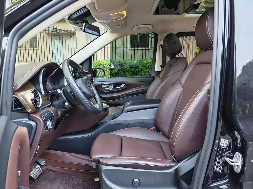 Mercedes-Benz V-Class — миниатюра 6