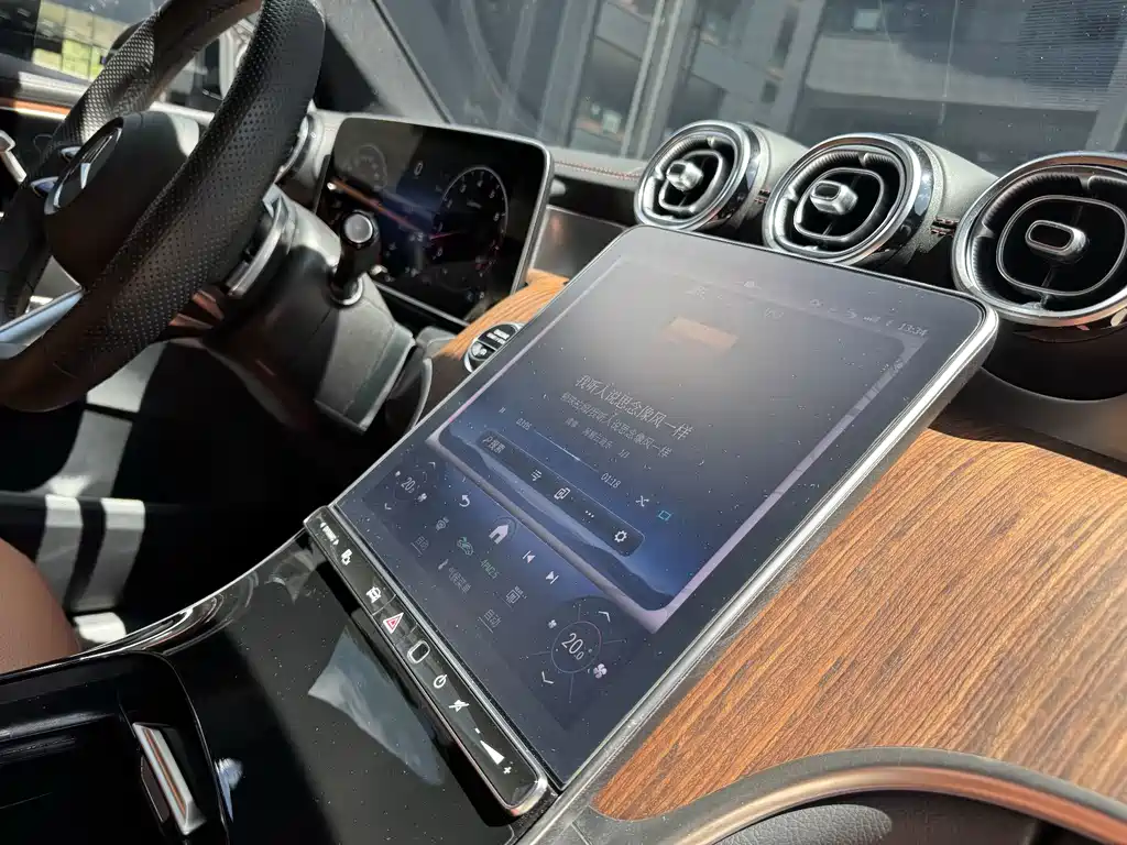 Mercedes-Benz GLC — миниатюра 47
