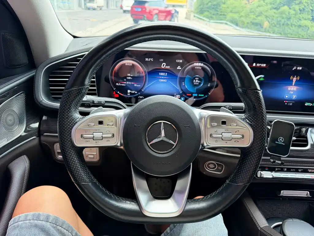 Mercedes-Benz GLS — миниатюра 18