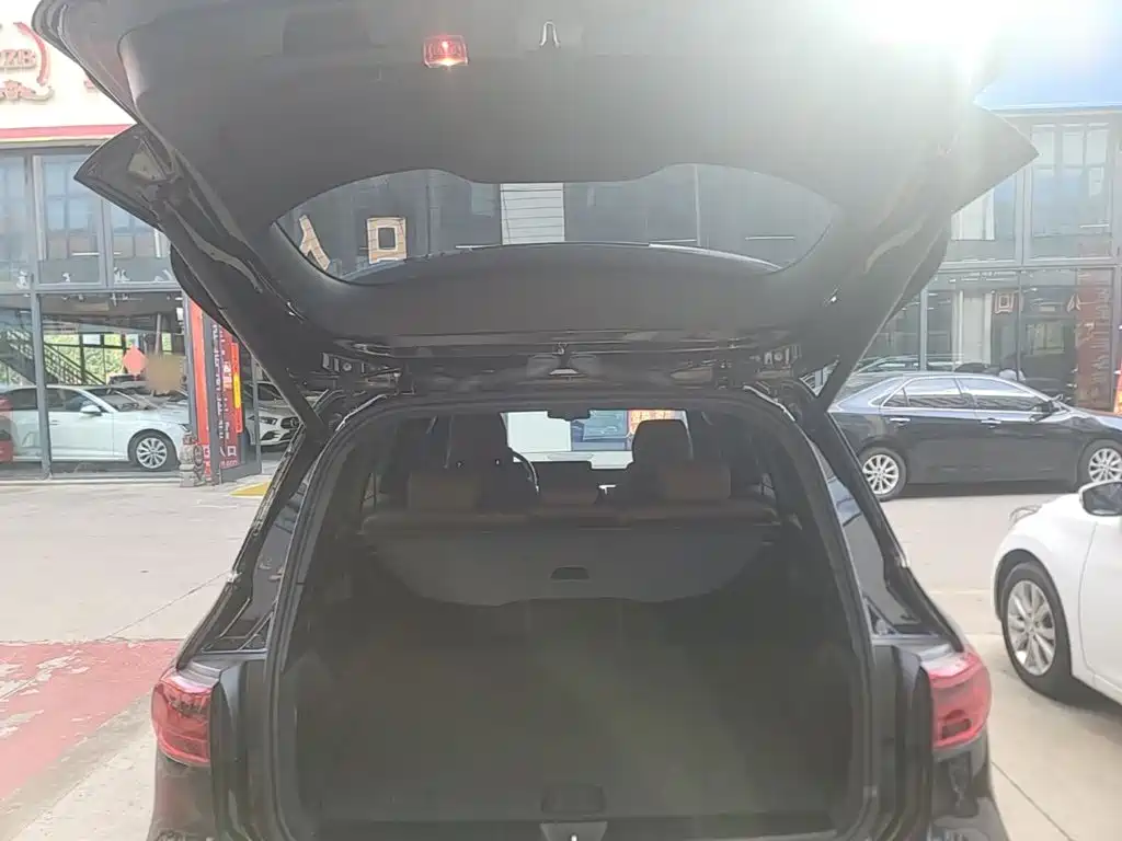 Mercedes-Benz GLB — миниатюра 19