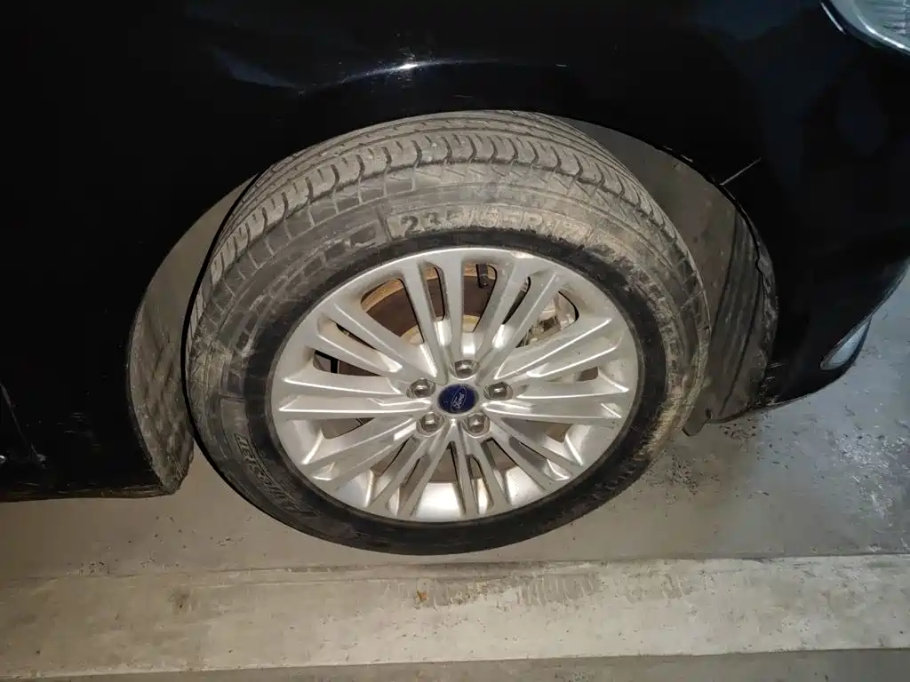 Ford Taurus — миниатюра 25