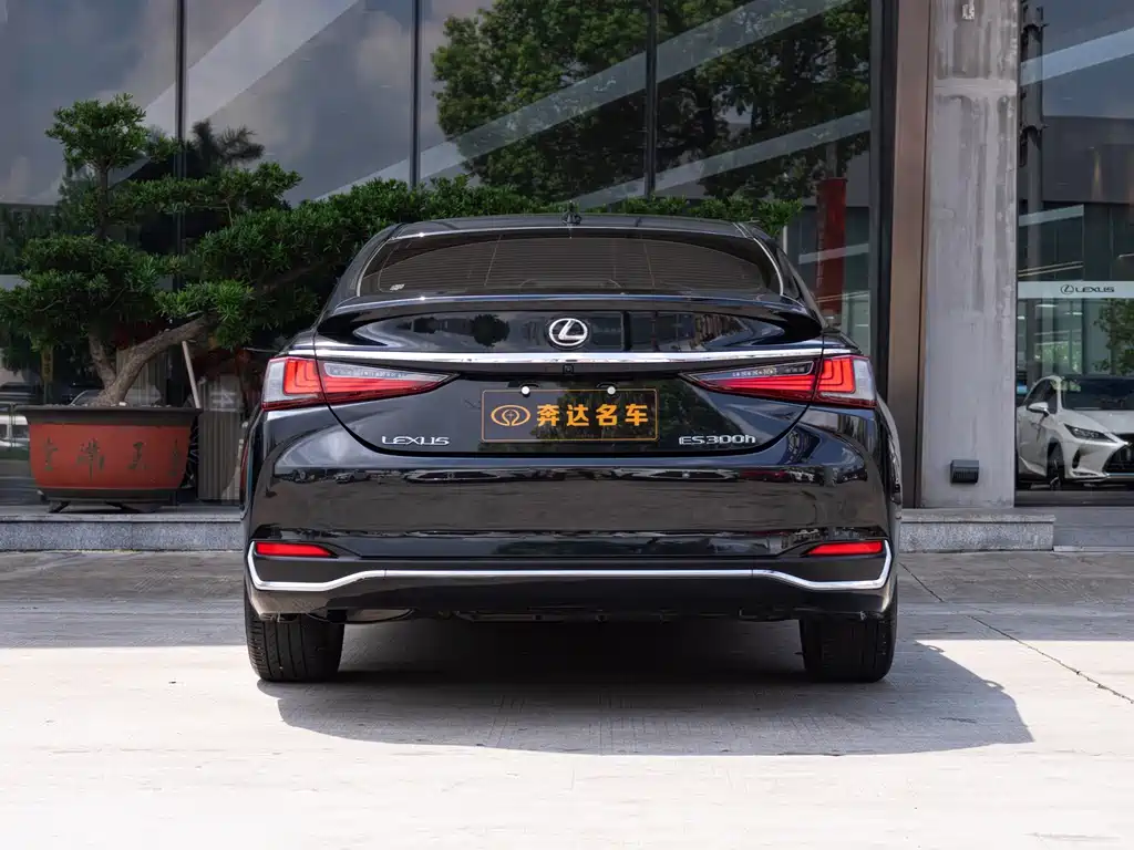 Lexus ES — миниатюра 5