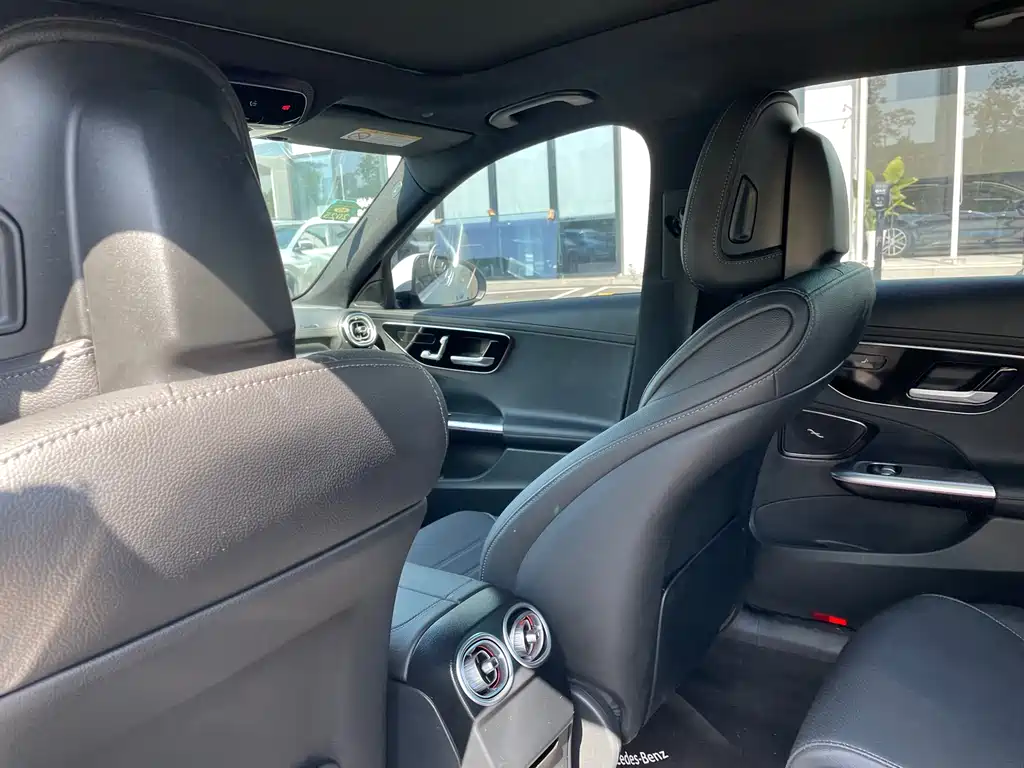 Mercedes-Benz C-Class — миниатюра 9