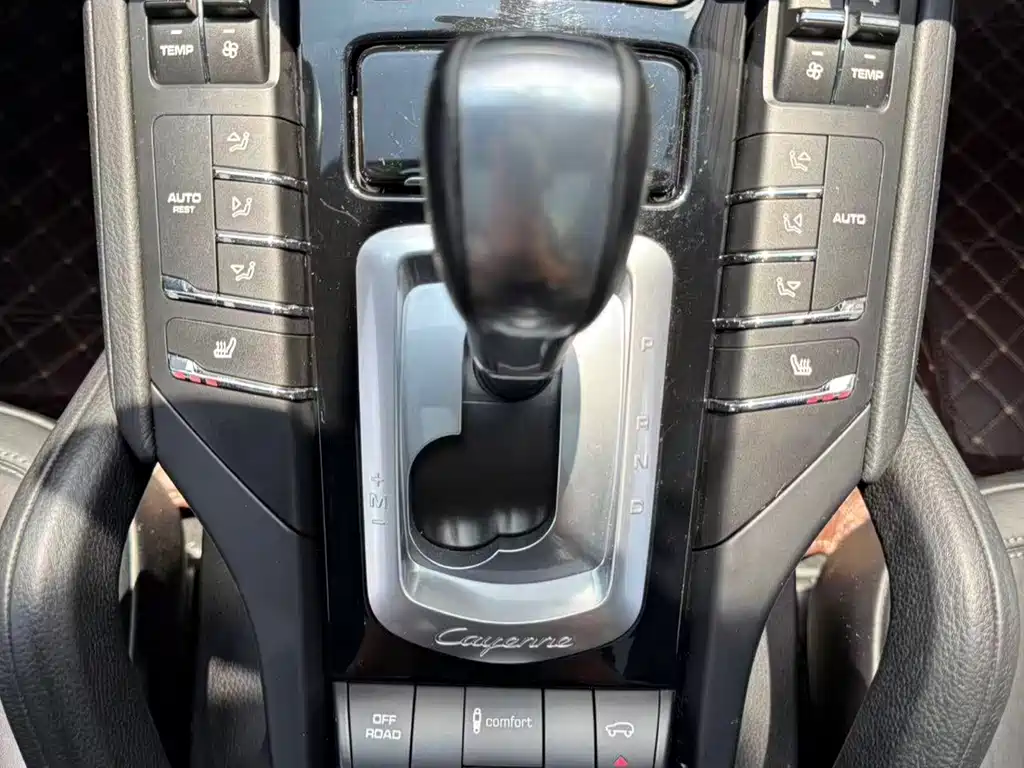Porsche Cayenne — миниатюра 14