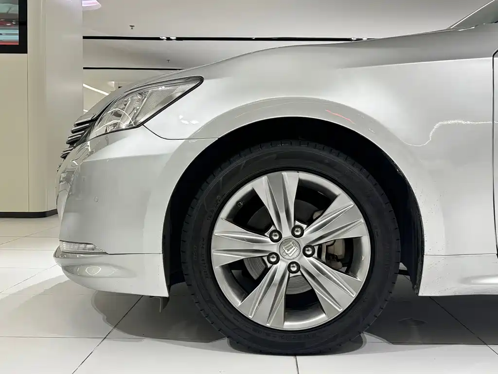 Toyota Crown — миниатюра 15