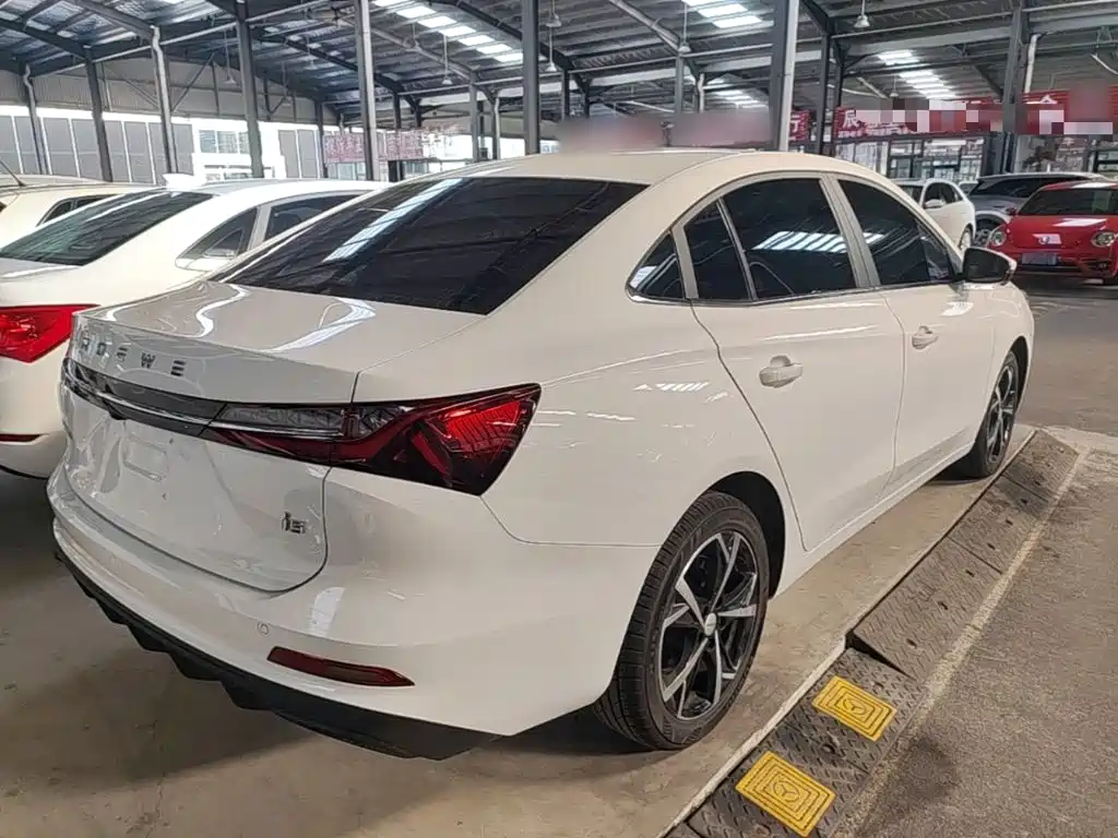 Roewe i5 — миниатюра 7