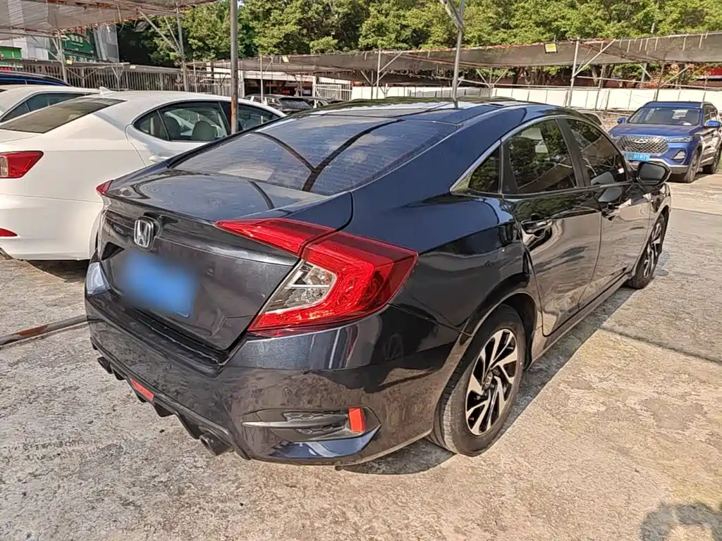 Honda Civic — миниатюра 7
