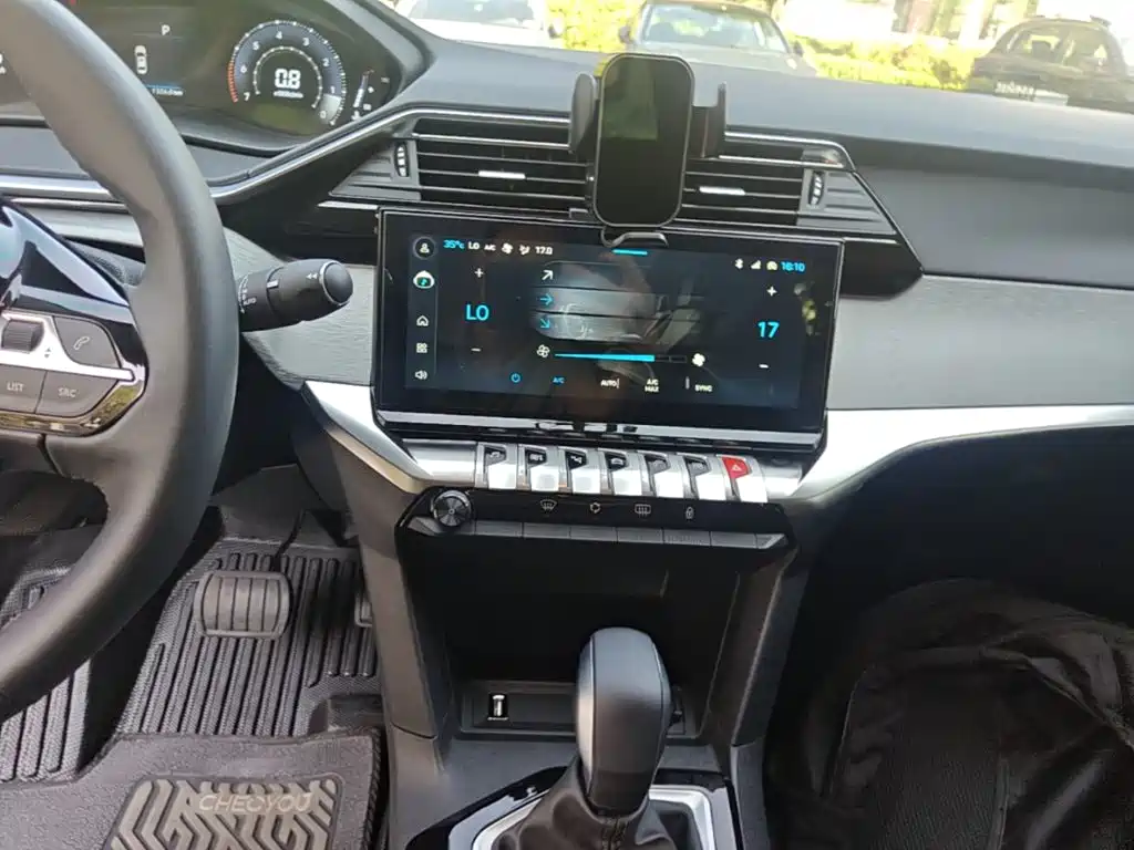 Peugeot 408 — миниатюра 13