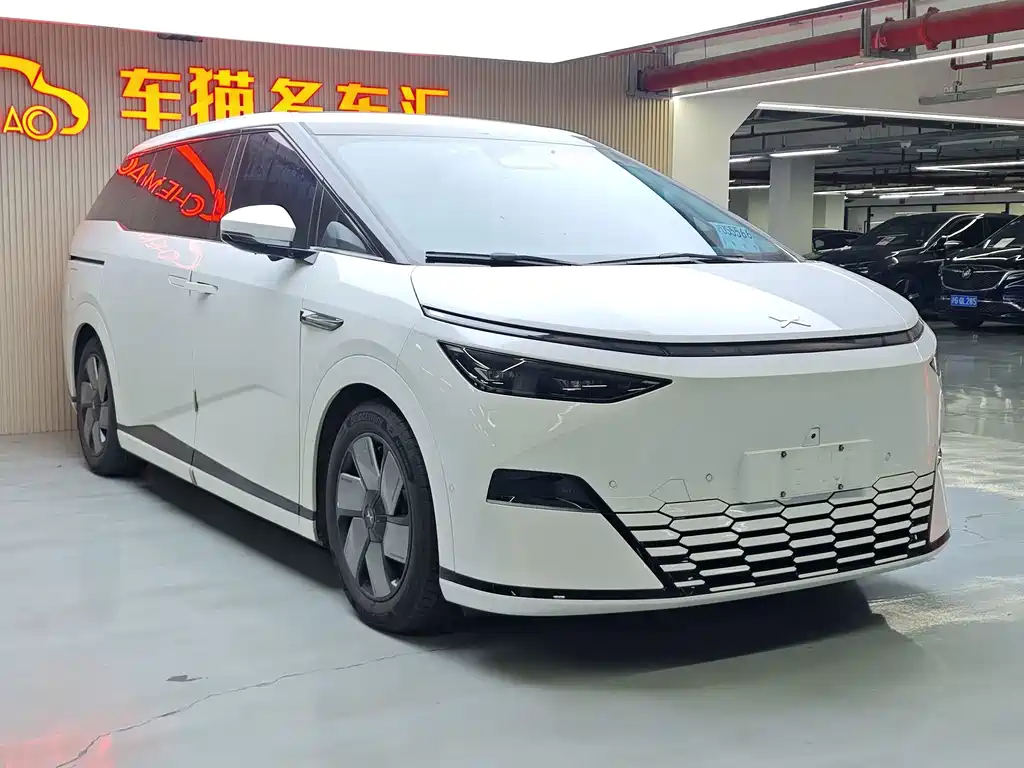 XPeng X9 — миниатюра 4