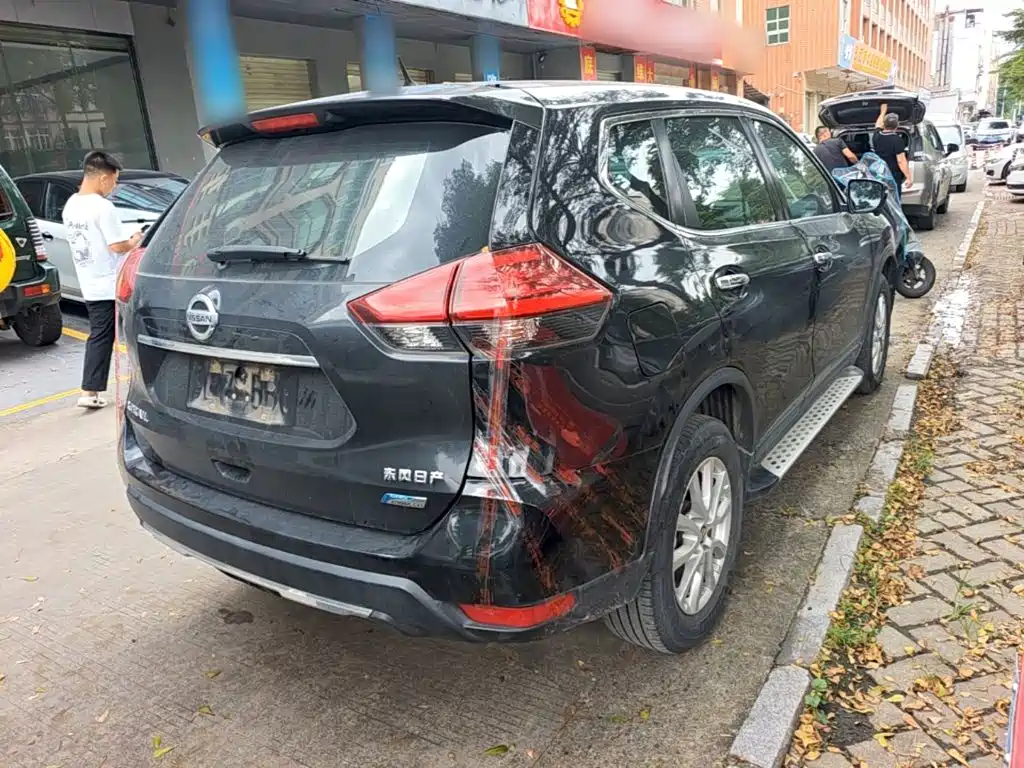 Nissan X-Trail — миниатюра 7