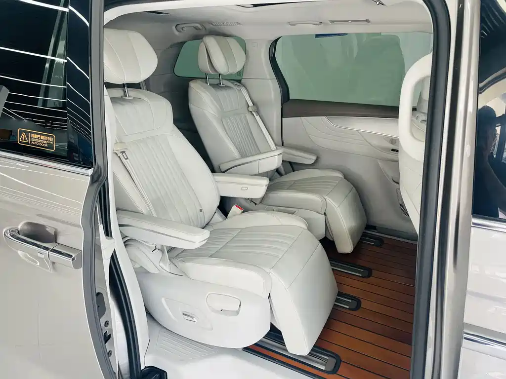 Roewe iMAX8 — миниатюра 12
