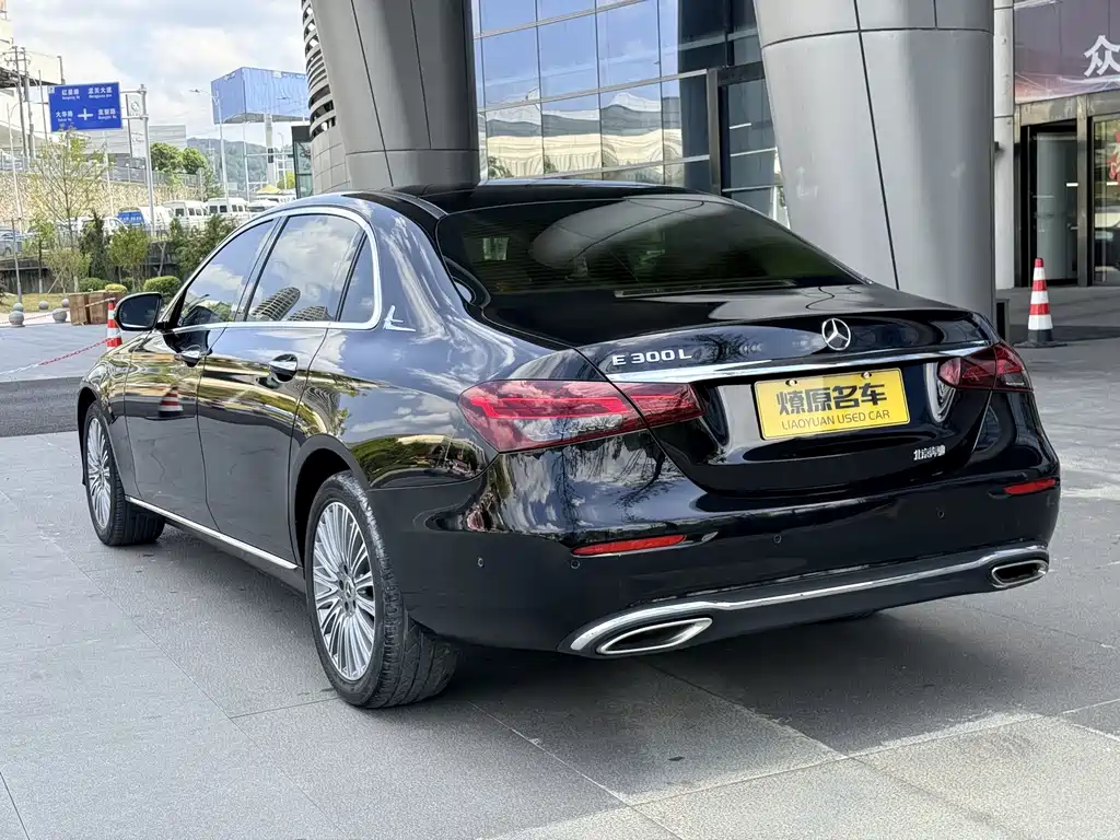Mercedes-Benz E-Class — миниатюра 5