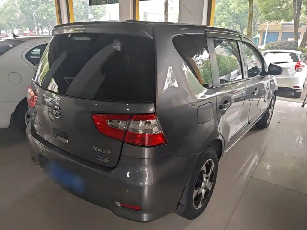 Nissan Livina — миниатюра 5