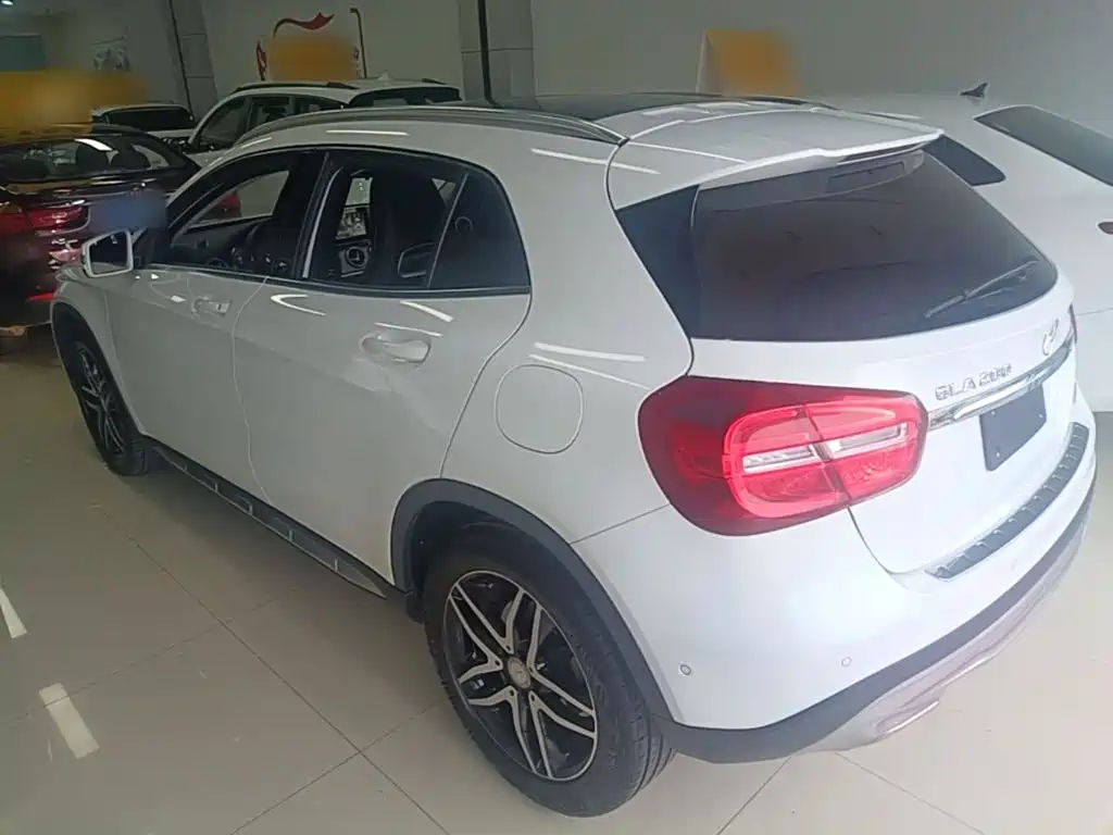 Mercedes-Benz GLA 2016 GLA 200 Fashion