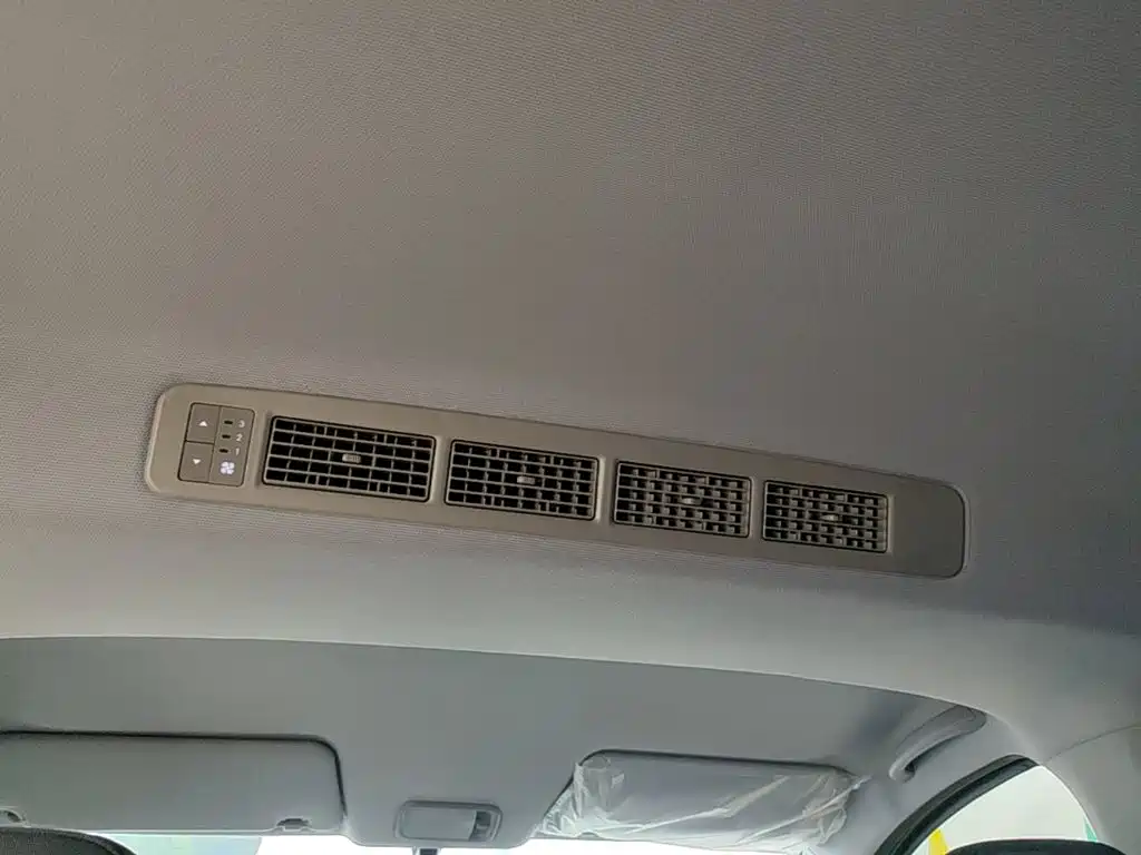 Wuling Hongguang EV — миниатюра 18