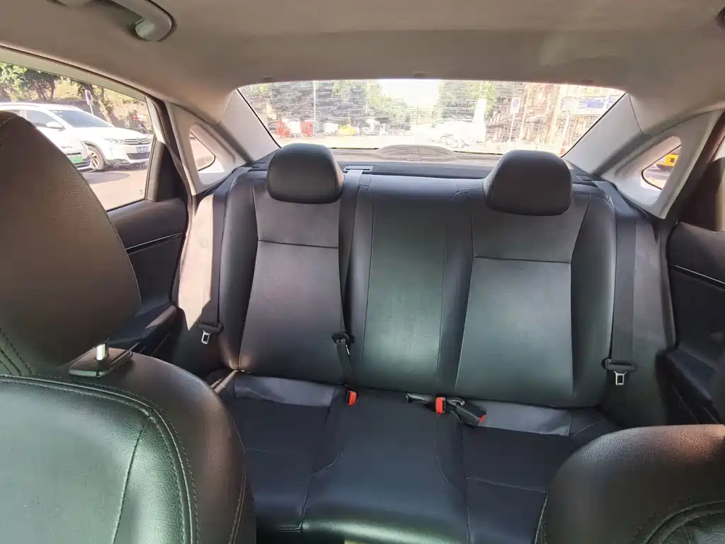 Hyundai Elantra — миниатюра 18
