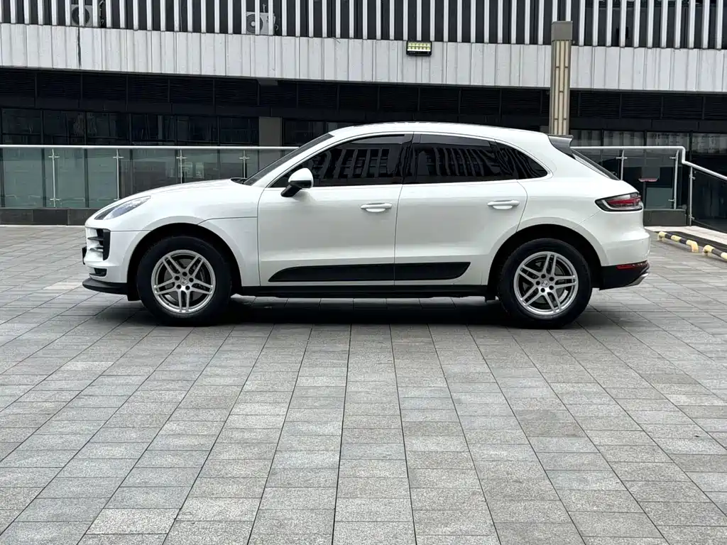 Porsche Macan — миниатюра 6