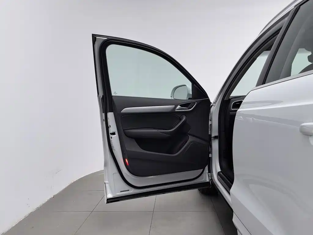 Audi Q3 — миниатюра 8