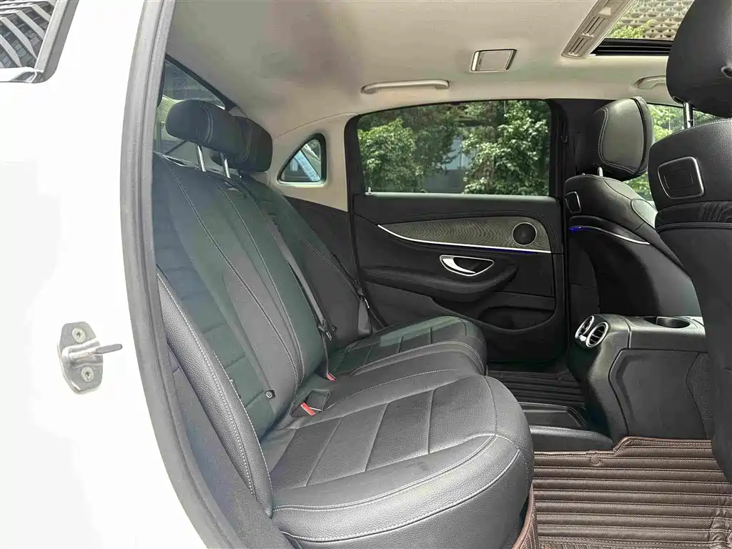 Mercedes-Benz E-Class — миниатюра 19