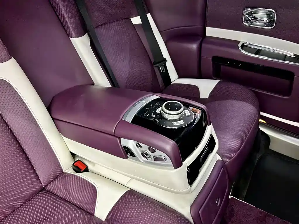 Rolls-Royce Ghost — миниатюра 9