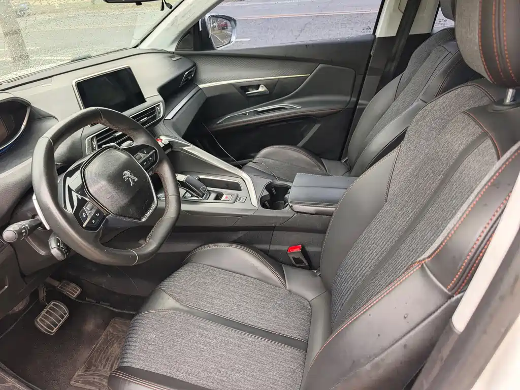 Peugeot 5008 — миниатюра 5