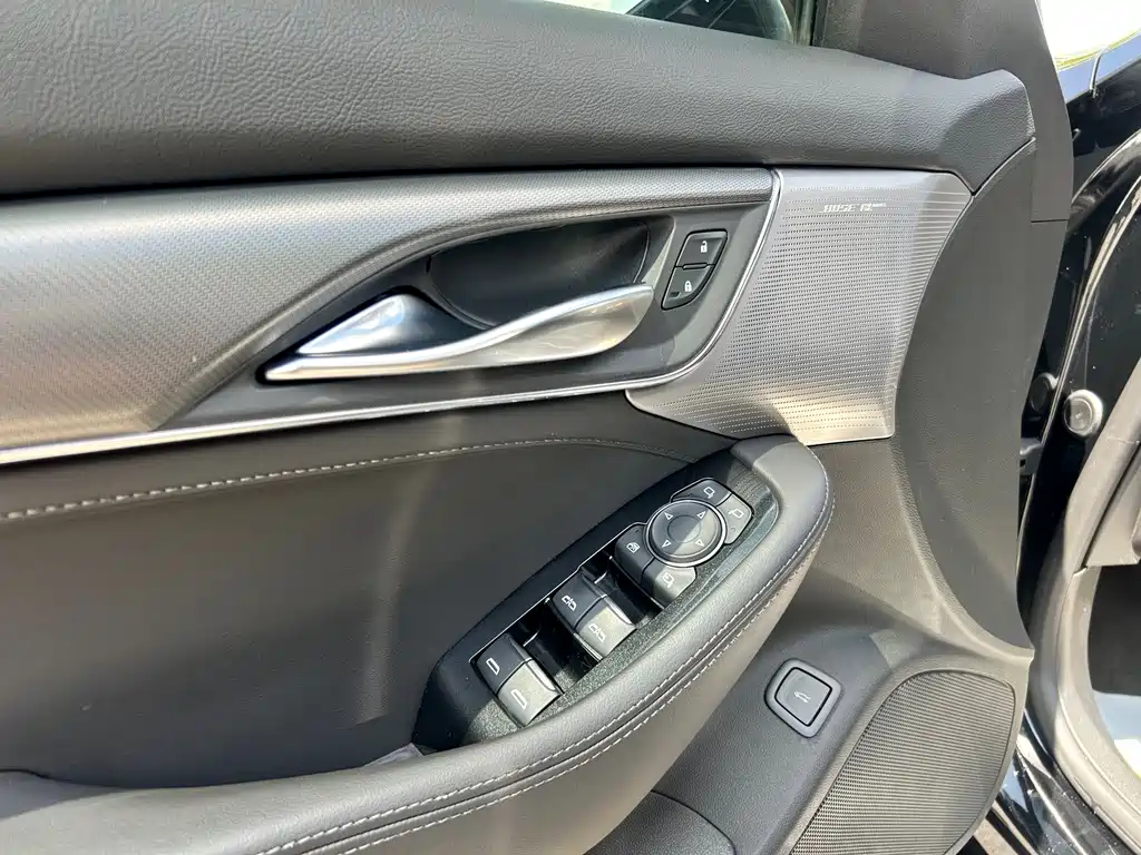 Cadillac CT5 — миниатюра 11