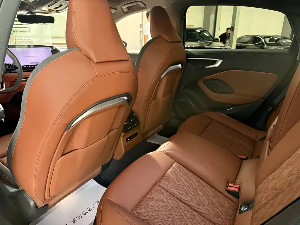 Audi A5L — миниатюра 7