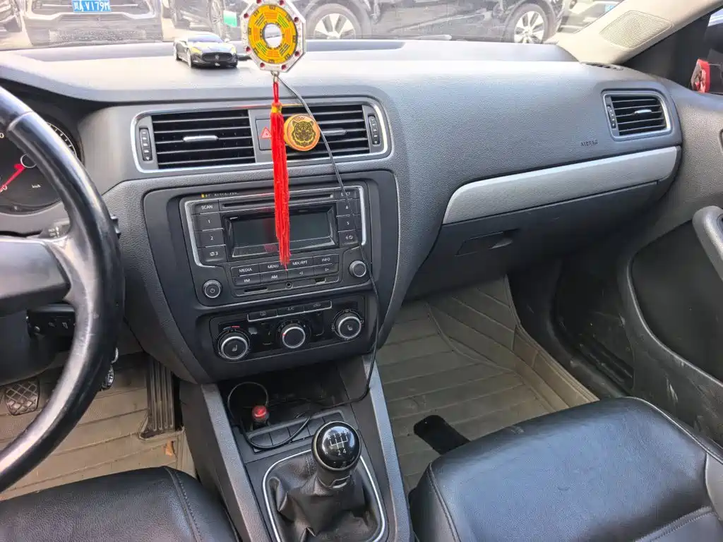 Volkswagen Sagitar — миниатюра 12