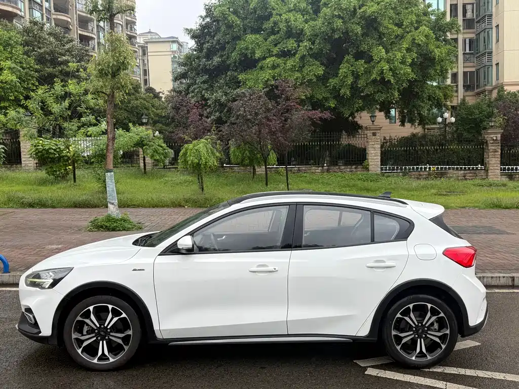 Ford Focus Active — миниатюра 7