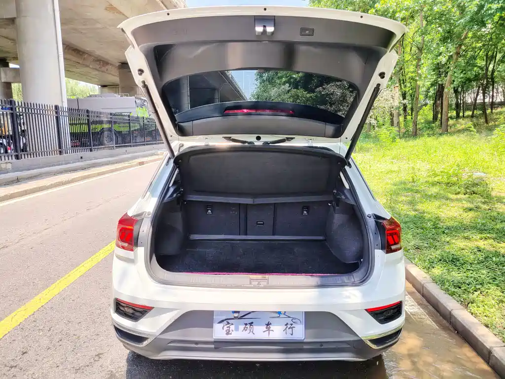 Volkswagen T-Roc — миниатюра 15