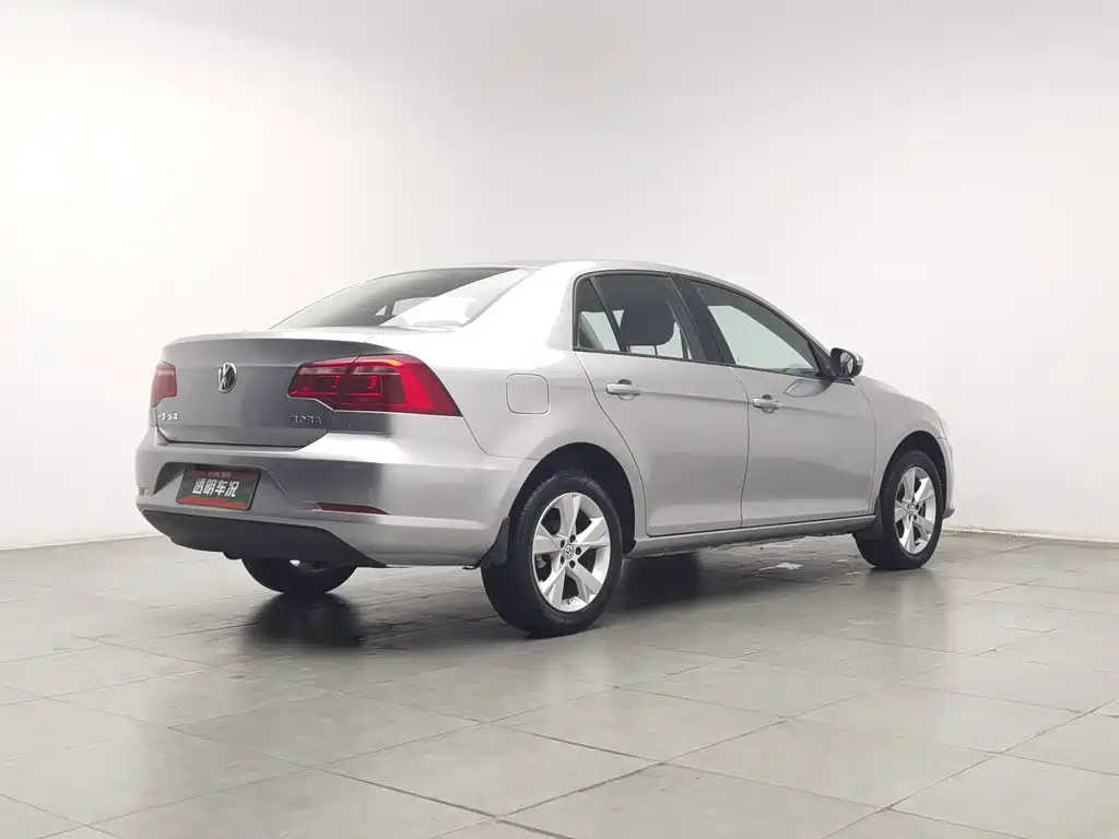 Volkswagen Bora — миниатюра 2