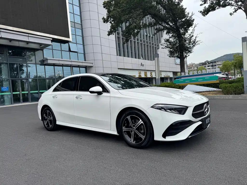 Mercedes-Benz A-Class — миниатюра 3