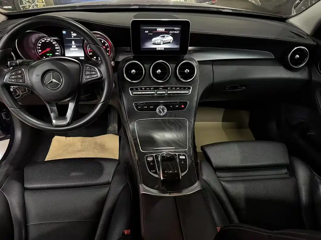 Mercedes-Benz C-Class — миниатюра 4