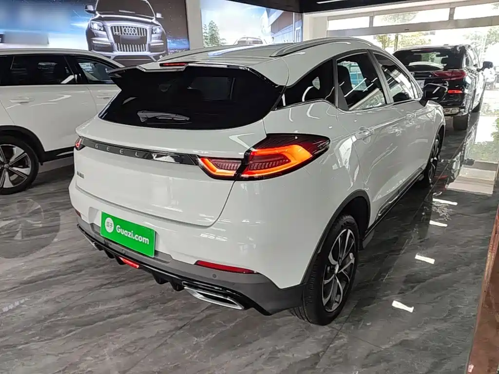 Geely Emgrand S — миниатюра 7