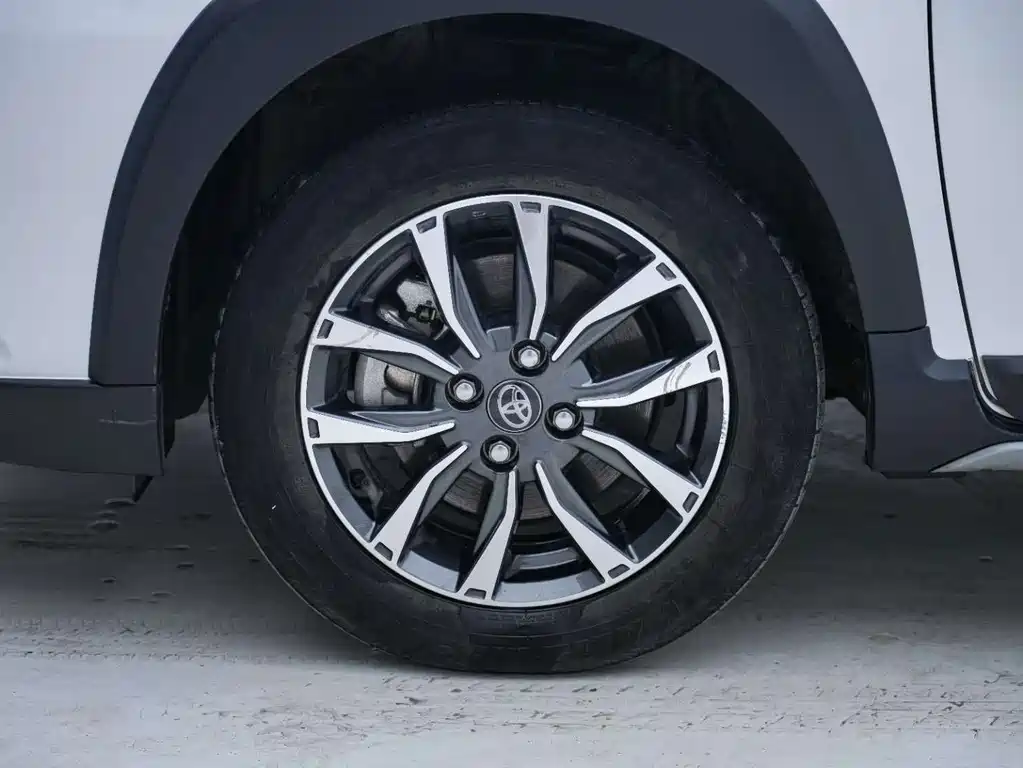 TOYOTA YARIS L ZHIXUAN